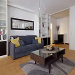 Appartement 16 -near Champs-elysees 75m2