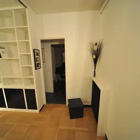 16 -near Champs-elysees 75m2 Apartman Párizs