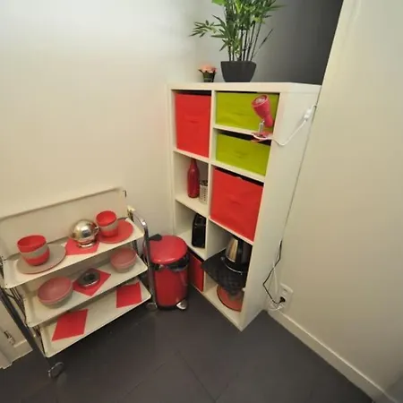 16 -near Champs-elysees 75m2