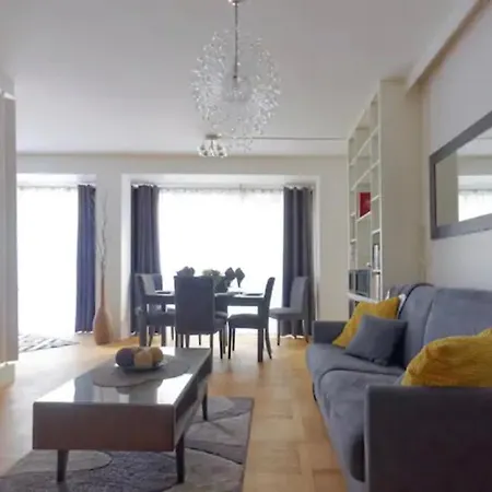 16 -near Champs-elysees 75m2 Apartman *