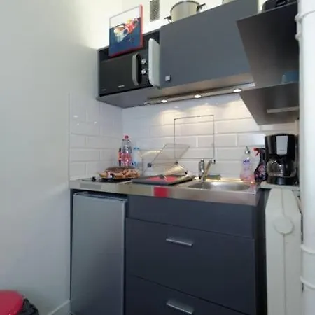 16 -near Champs-elysees 75m2 Apartman