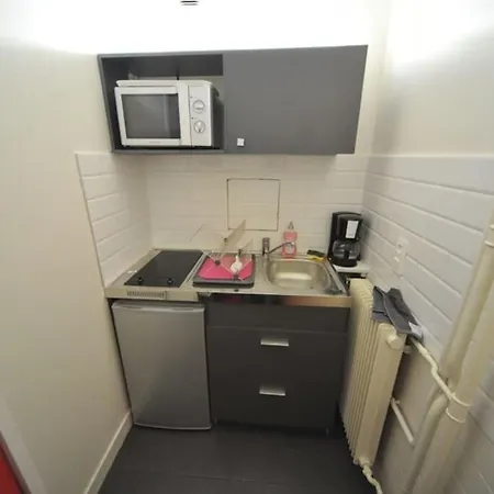 16 -near Champs-elysees 75m2 Apartman