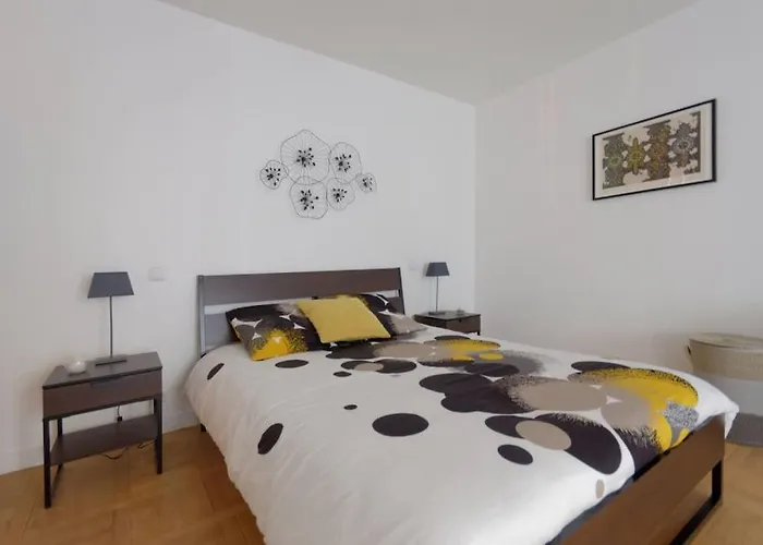 Apartment 16 -near Champs-elysees 75m2 *