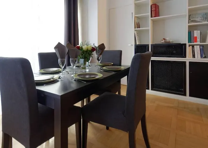 16 -near Champs-elysees 75m2