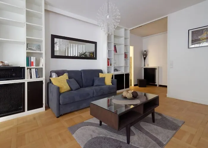 Apartment 16 -near Champs-elysees 75m2