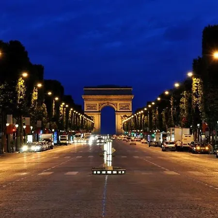 Appartamento 16 -near Champs-elysees 75m2