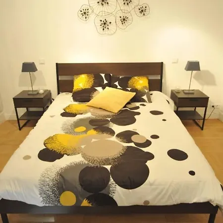 16 -near Champs-elysees 75m2 *